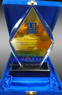 Plakat Fiberglass Plat Kuningan